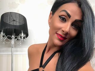 camwhore fingering shaved pussy BellenGrey
