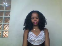 Hi, my name is Bella! I am an exotic girl with a little accent that makes everything nicer. I may not speak perfect French, but believe me, we will understand each other very well