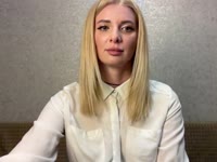 A vibrant and beautiful blonde with a nice figure. I like meeting new people