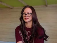 I am Lo, I am 18 years old, I am a medical college student, I like to communicate, and I also practice dancing