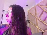 My name is Violeta, I love to be relaxed and passionate conversations, I love to wear boots and high heels make me feel very sexy... Sometimes I