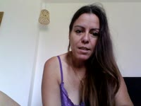 I am very warm, in lack of tenderness and pleasure, I want to share intense and naughty moments with you.