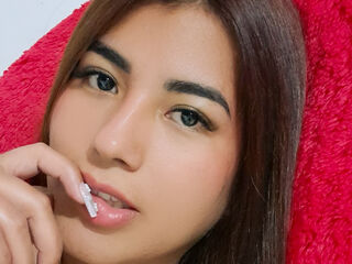cam girl playing with vibrator AlejaBustamente