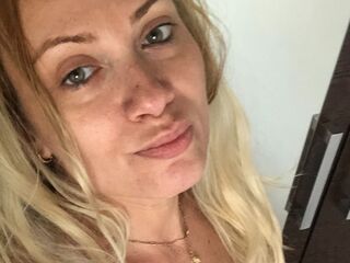 naughty camgirl masturbating with dildo AlexyaRebeka