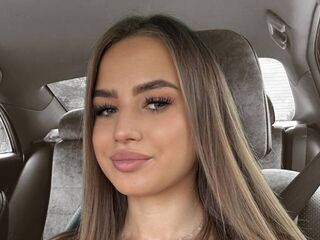 nude camgirl picture AliceCire