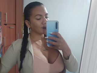 camslut naked AlysaPear