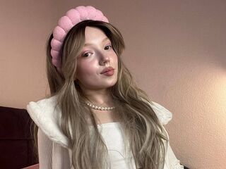 topless webcamgirl AnnikaBloom