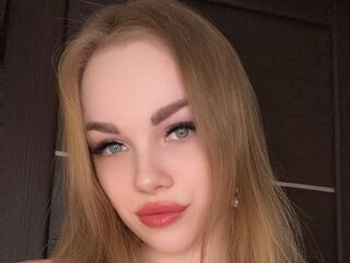 girl chatroom CamillaDerrick