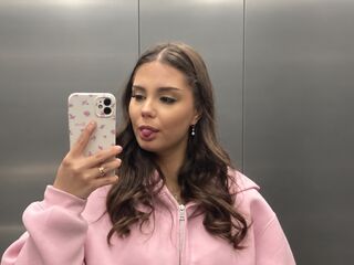 naughty camgirl masturbating with vibrator CarlTomkus
