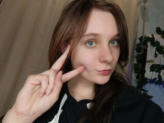 webcam babe chatroom ChrystalNoury