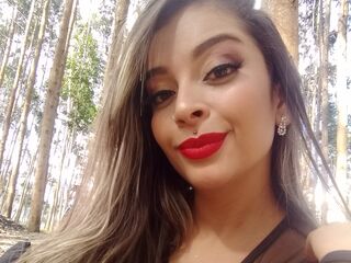 topless webcamgirl ClaireGreenn