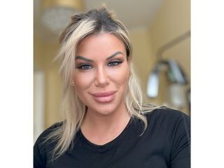 adult cam ClaraSchiffner