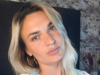 cam slut chat room EllieMaryn