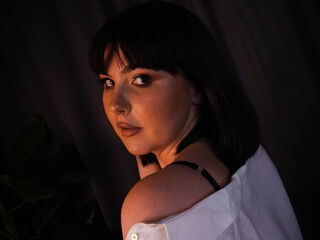 live webcam performer ElodieTate