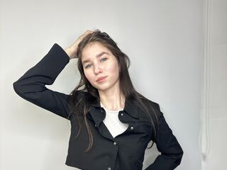 naked camgirl masturbating with vibrator ElwynaBeste