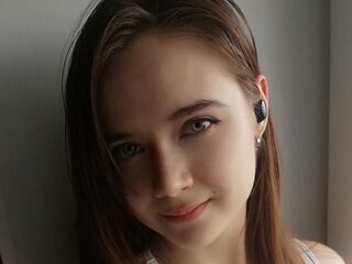 cam slut chat room EmilieMollo