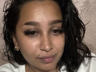 closeup web cam EmmaDebie