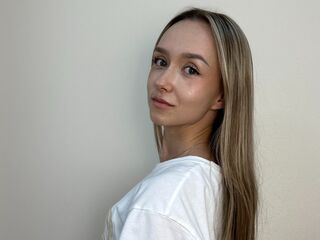 naughty camgirl ErlineClutter