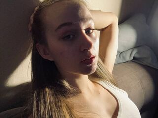 nude webcamgirl EunaSantamaria