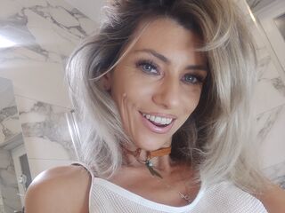 camgirl playing with sextoy EvyScarlet