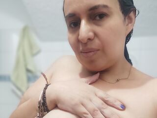 live striptease IbannaBely