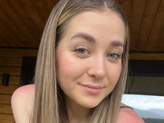 naked cam chatroom IlonaCabiness