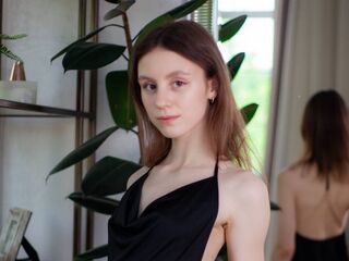 masturbating cam girl JuneMills