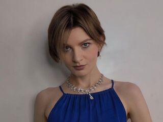 cambitch KarinaBiz