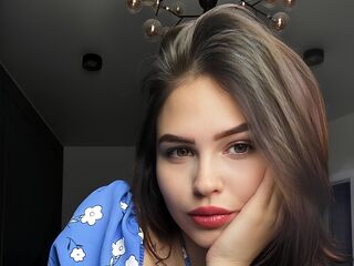 cam girl masturbating with vibrator KateMetika