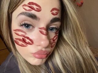 camslut naked LatoyaMaccarino