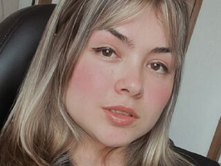 cam girl chatroom LauBee