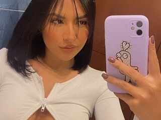 camwhore masturbating with dildo LaurynJhons