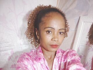adult live cam LayahMorgane
