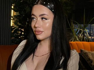 camgirl playing with sex toy LinetteBickham