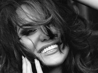 live chat room LiraLavelle