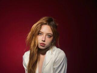 cam girl showing tits LoraBarren