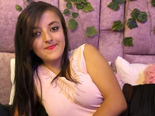 beautiful cam girl LucyBelleh