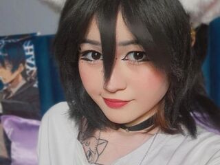 masturbating webcamgirl LuoMay