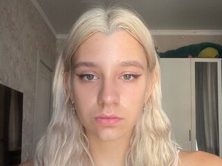 camgirl webcam LynelleDome