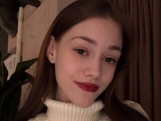 masturbating webcamgirl MaeBroadway