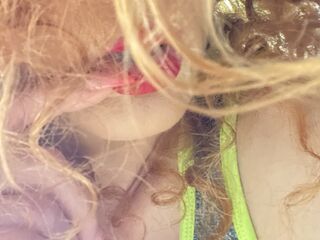 cam girl playing with sextoy MaggieRobin