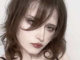 cam girl playing with dildo MelodyFurr