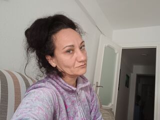 camslut showing tits PaulaCarmen