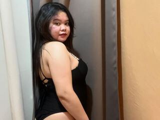 naked webcamgirl photo QuinMae