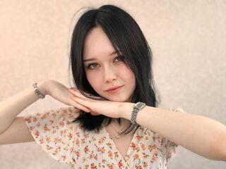 camgirl showing pussy RowenaCubitt