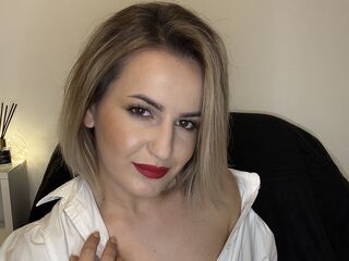 cam girl playing with dildo SellenaMiller