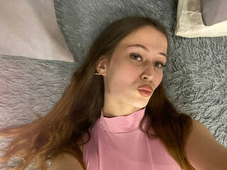 camgirl fingering shaved pussy SofieLynn