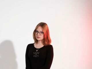 naughty cam SuzanGoldstein